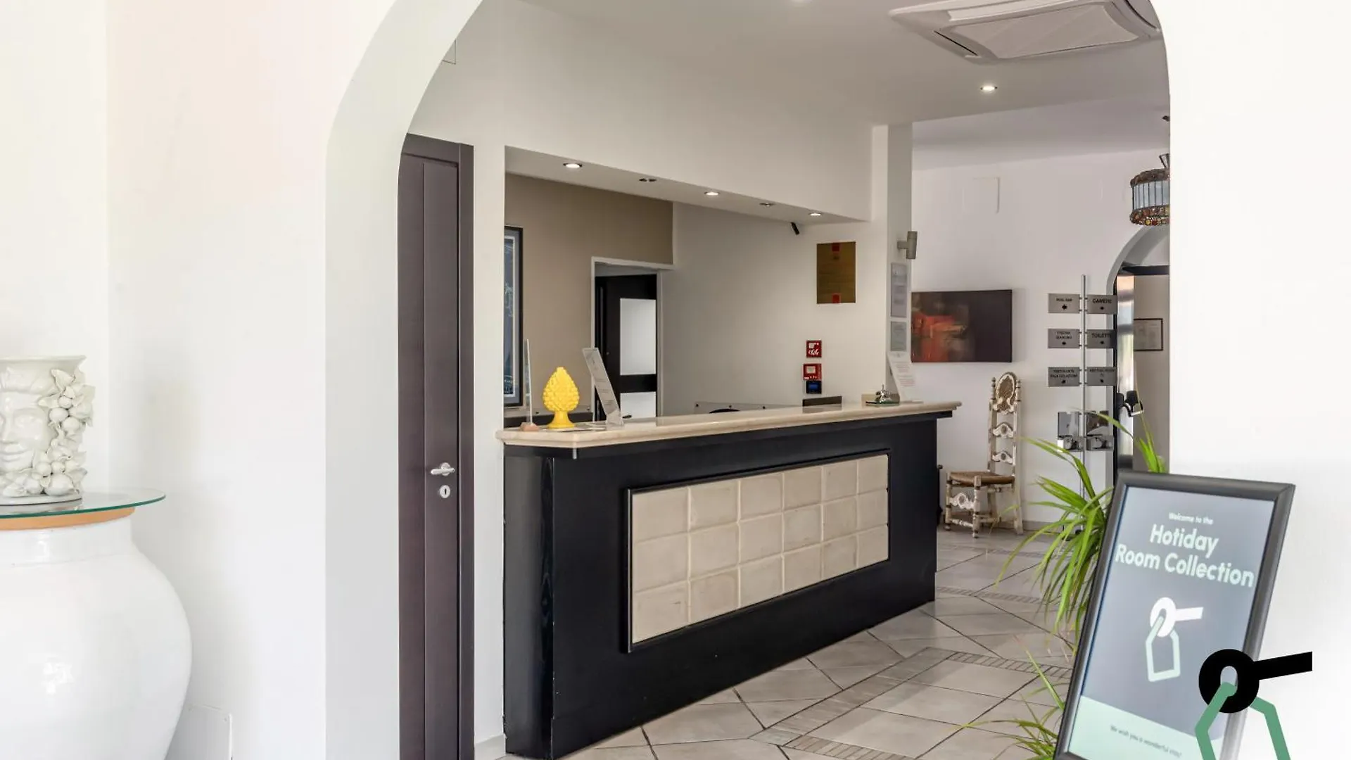 **** Hotell Hotiday Room Collection - Cefalu Mazzaforno Italien